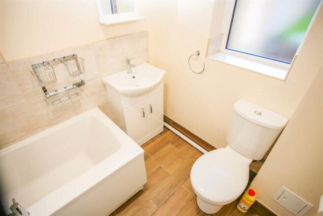 GROUND FLOOR BATHROOM