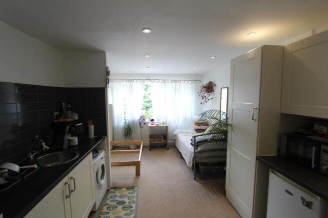 1 bed Flat to rent Image 5