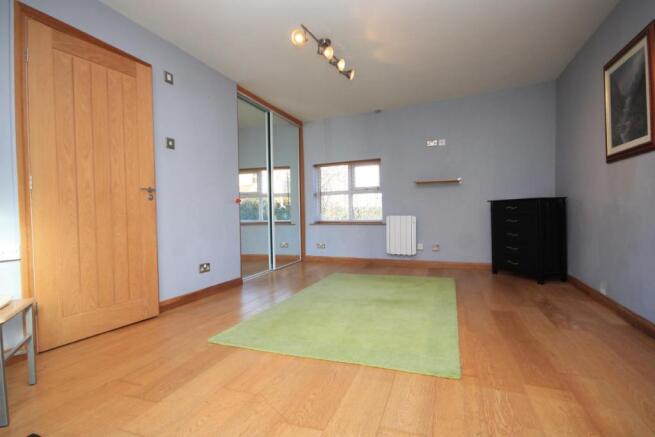 GARAGE/GYM