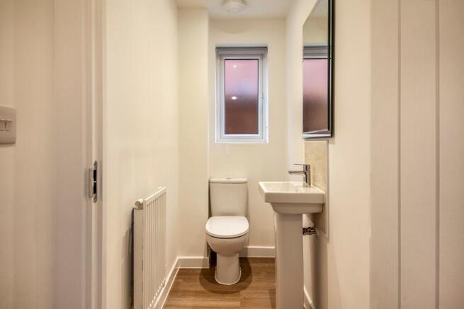 Cloakroom/wc