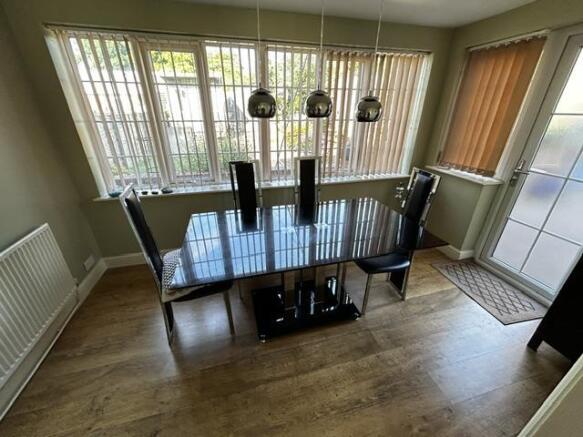 4 bed Semi-Detached for sale Image 6