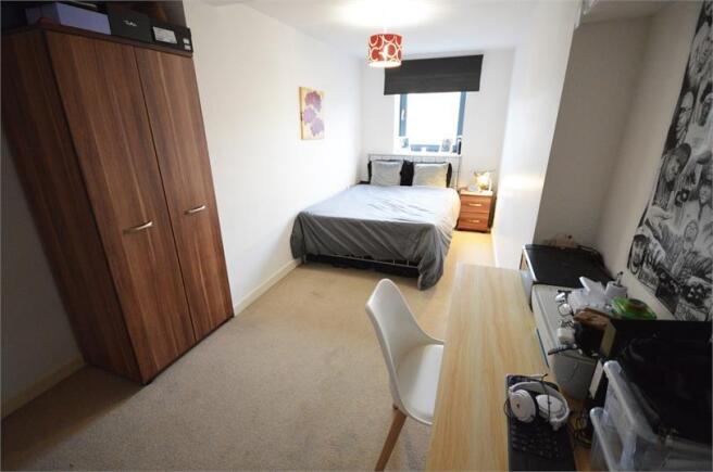 1 bed Apartment to rent Image 4
