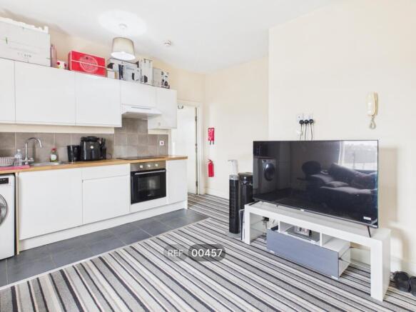 1 bed Apartment to rent Image 5