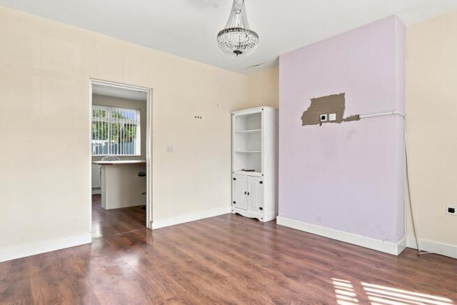 3 bed Semi-Detached for sale Image 4