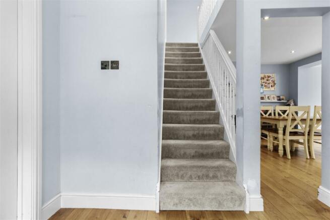 entrance hall #2.jpg