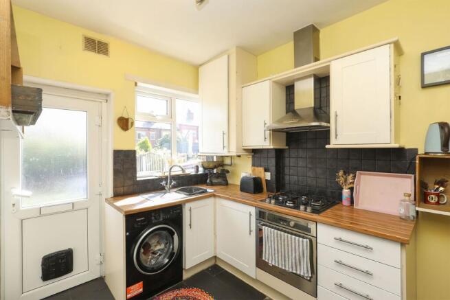 3 bed Terraced for sale Image 7