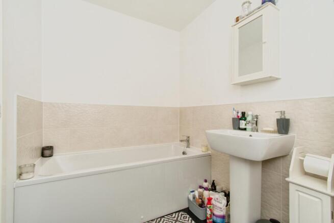 3 bed Town House for sale Image 12