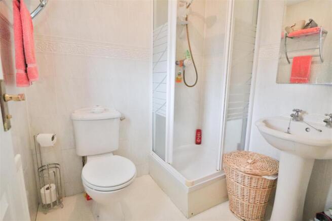 ENSUITE SHOWER ROOM