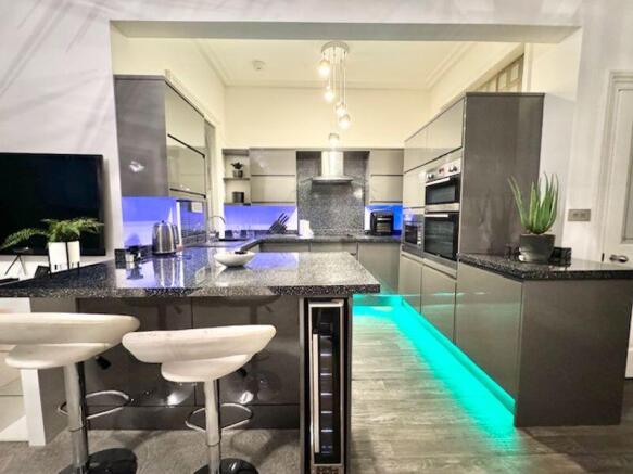 Kitchen breakfast area