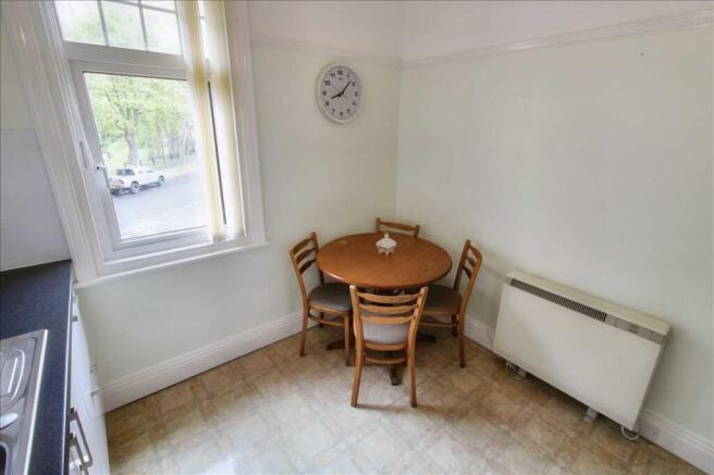 2 bed Apartment for sale Image 12
