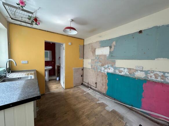 3 bed Terraced for sale Image 4