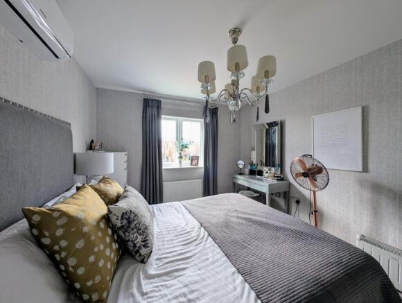 4 bed Detached to rent Image 12