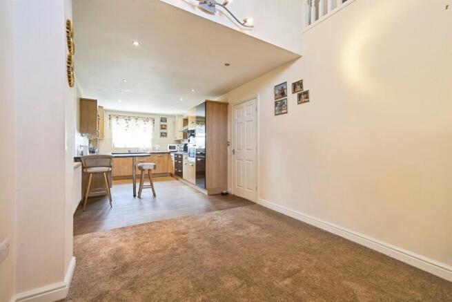 3 bed Terraced for sale Image 8