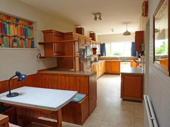 Kitchen/Breakfast Rm