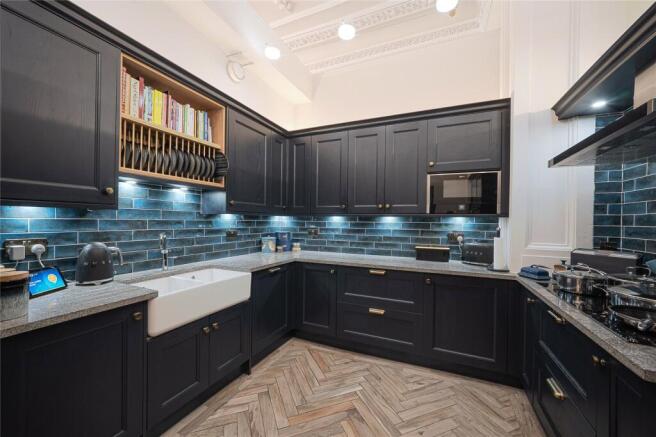 2 bed Apartment for sale Image 8
