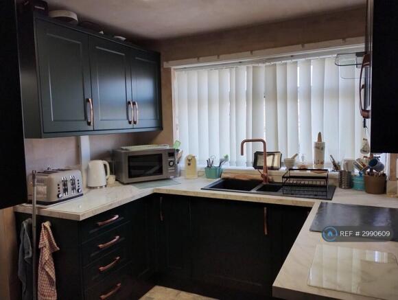 1 bed House Share to rent Image 4
