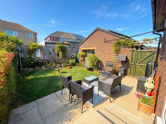 2 bed Semi-Detached Bungalow for sale Image 11