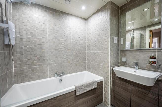 Bathroom (1).jpg