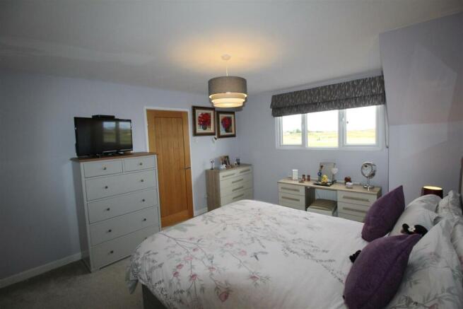 Anson Close, 11 Bedroom Two 1.JPG