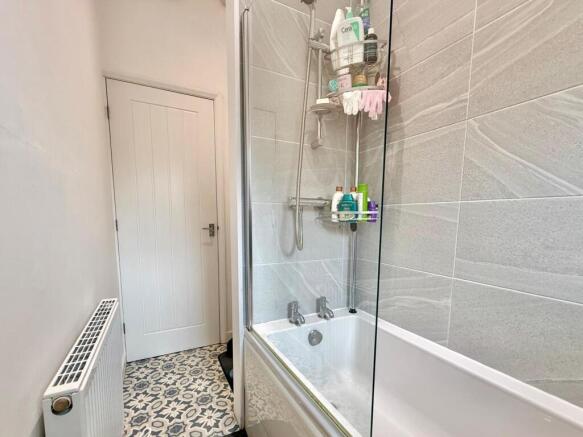 2 bed Terraced to rent Image 11