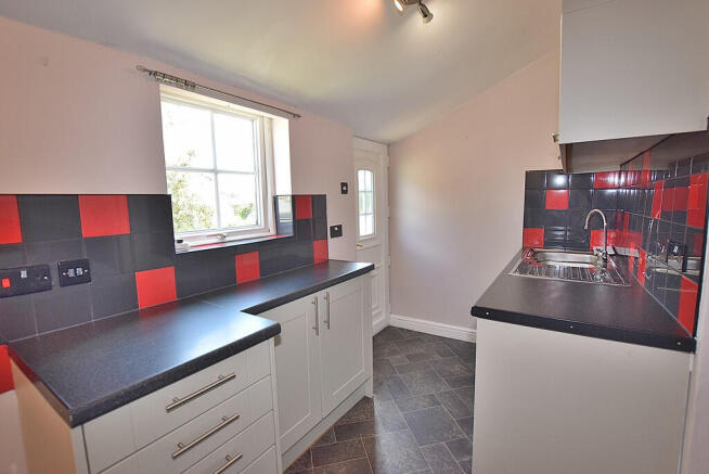 2 bed Cottage for sale Image 7