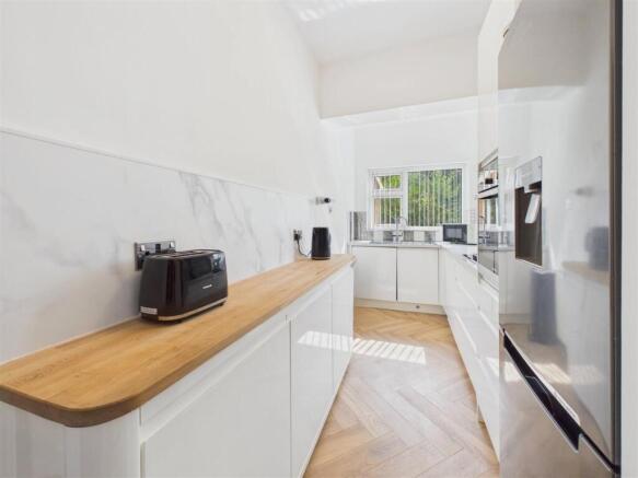 3 bed Semi-Detached for sale Image 5