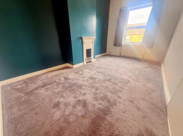 2 bed Terraced to rent Image 4