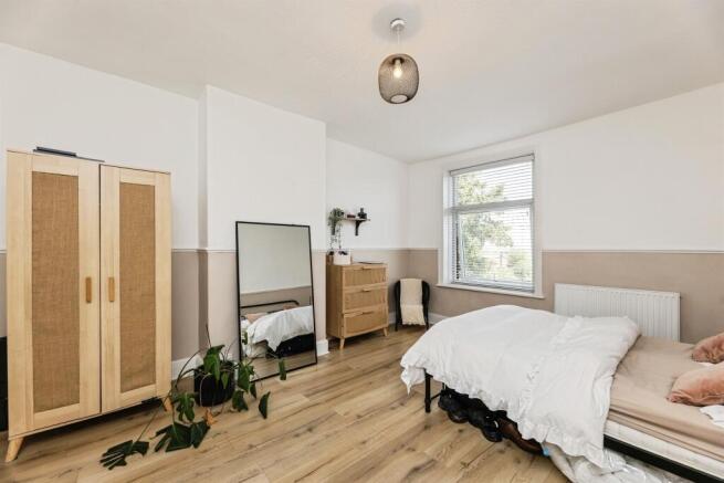 3 bed Terraced for sale Image 11