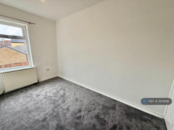 2 bed Terraced to rent Image 10