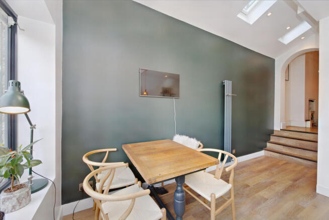 8554225-interior16-800.JPG
