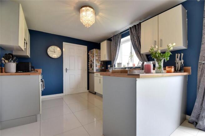 4 bed Detached for sale Image 6