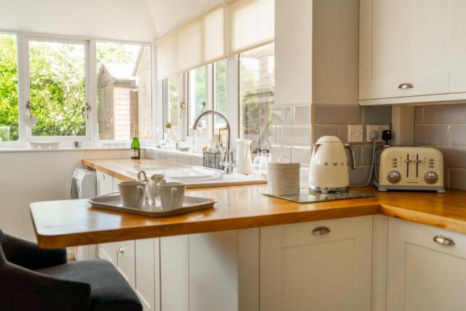 Kitchen dining area