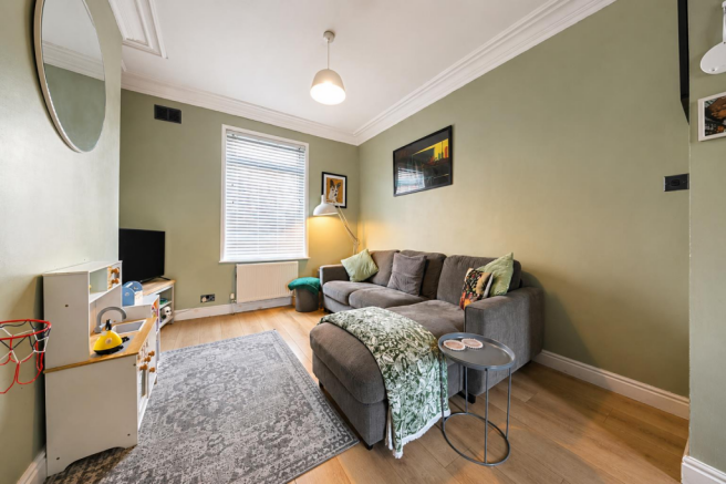 3 bed Terraced for sale Image 5