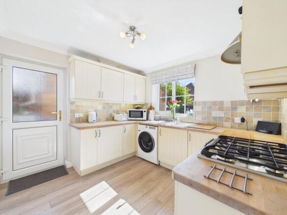 3 bed Semi-Detached for sale Image 10
