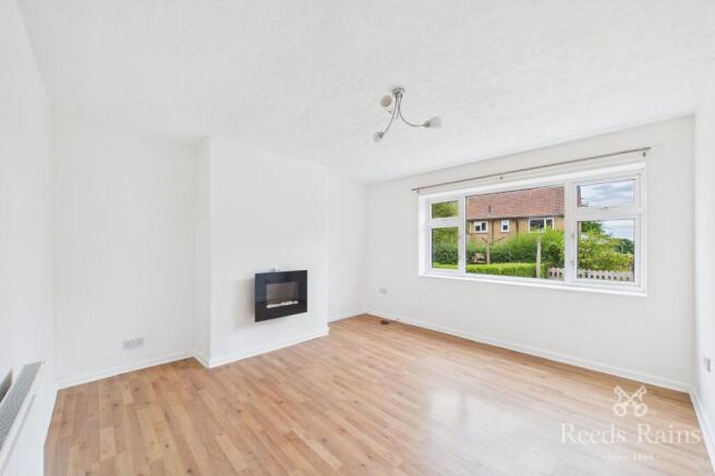 3 bed Semi-Detached to rent Image 4