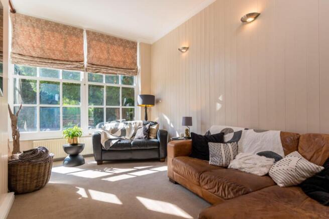 6 bed Detached for sale Image 10