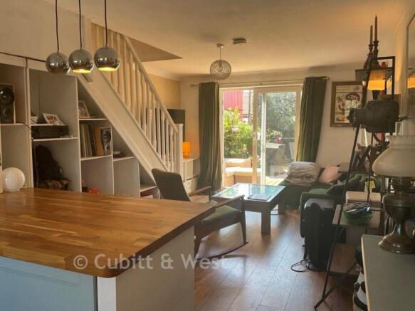 Kitchen / Lounge