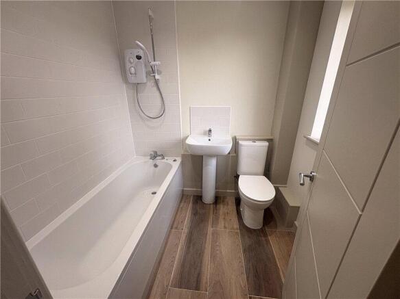 3 bed Semi-Detached to rent Image 8