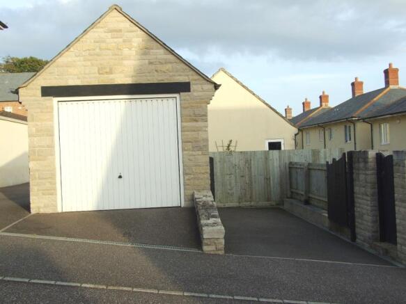 garage & parking