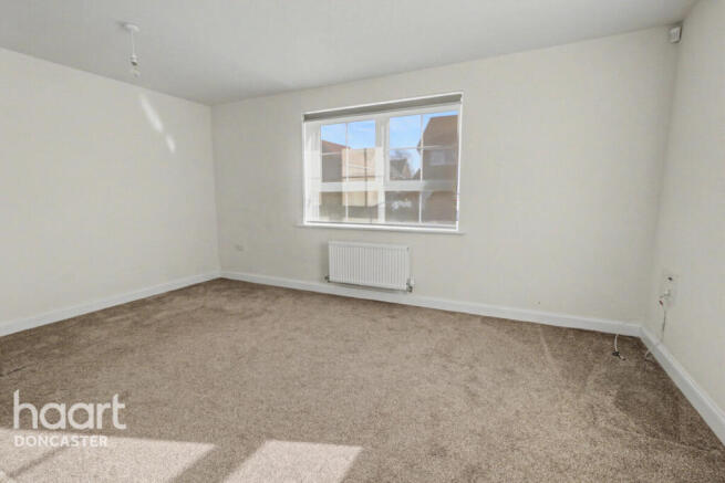3 bed Semi-Detached for sale Image 6