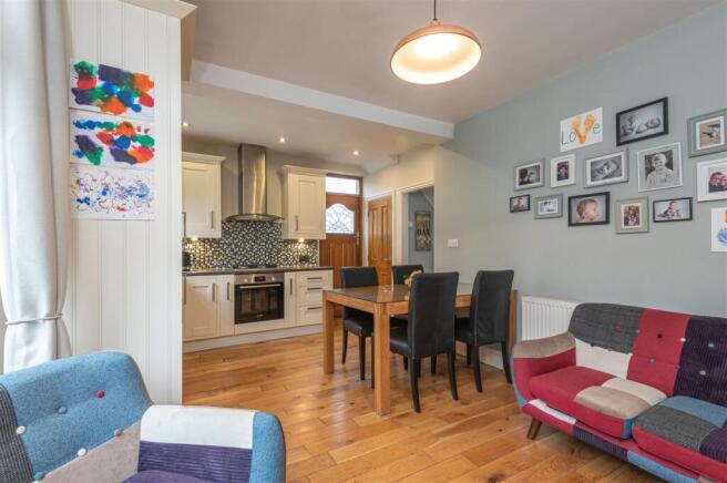 3 bed Semi-Detached for sale Image 10