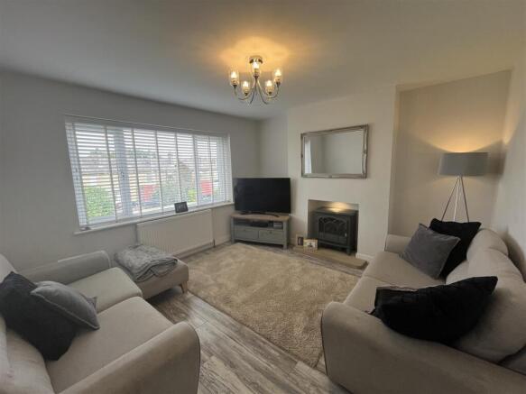 3 bed Semi-Detached for sale Image 6