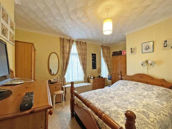 Barne Road 4a - Bed 1.jpg