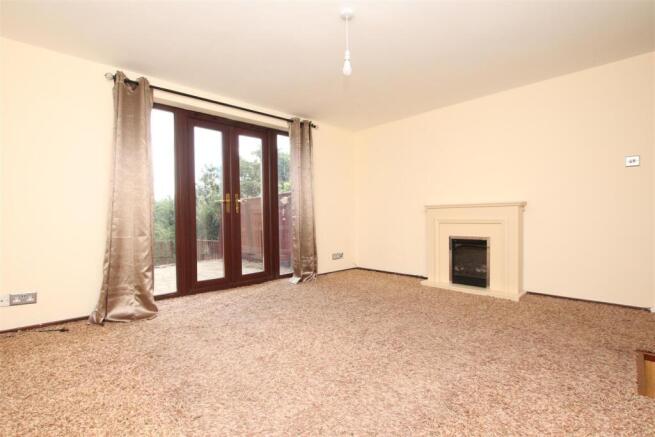 Living Room_.JPG