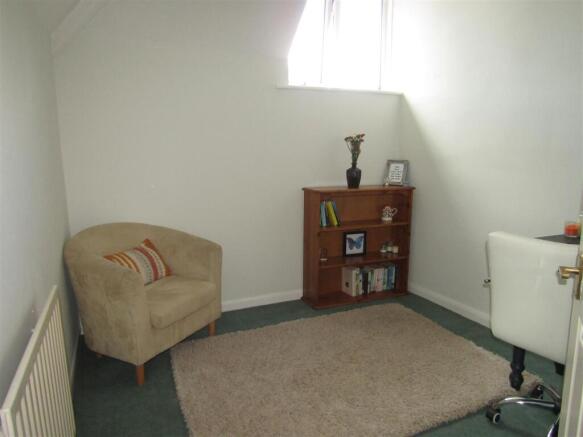 3 bed Semi-Detached for sale Image 10
