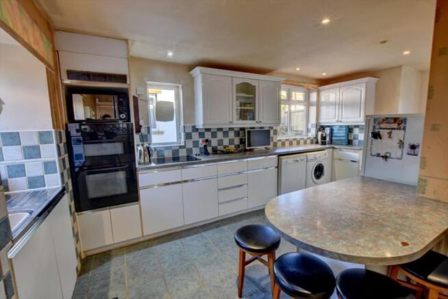 kitchen 1.jpg