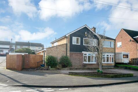 Extended Family Living on Denton Rise, Melton, LE13 1EU