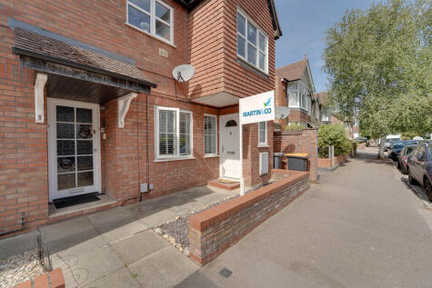 Lincoln Court, Tennyson Road, Bedford