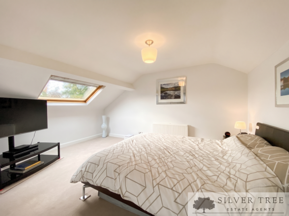 2 bed Semi-Detached Bungalow for sale Image 7