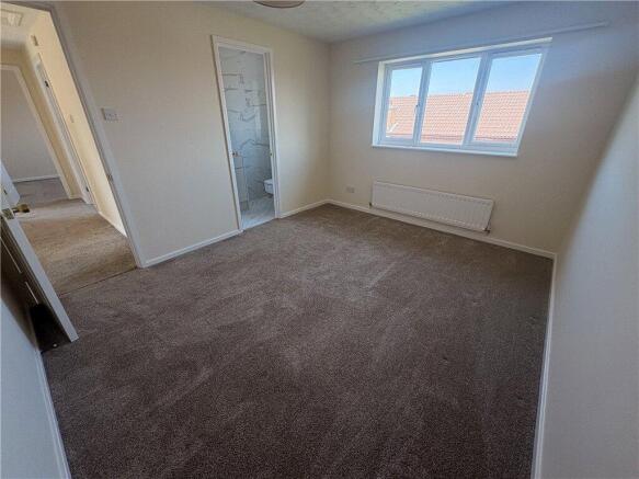 4 bed Detached to rent Image 12